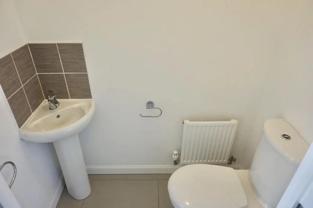2 bedroom semi-detached house for rent