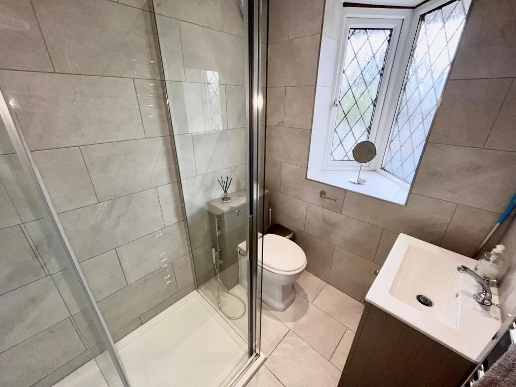 3 bedroom semi-detached house for rent
