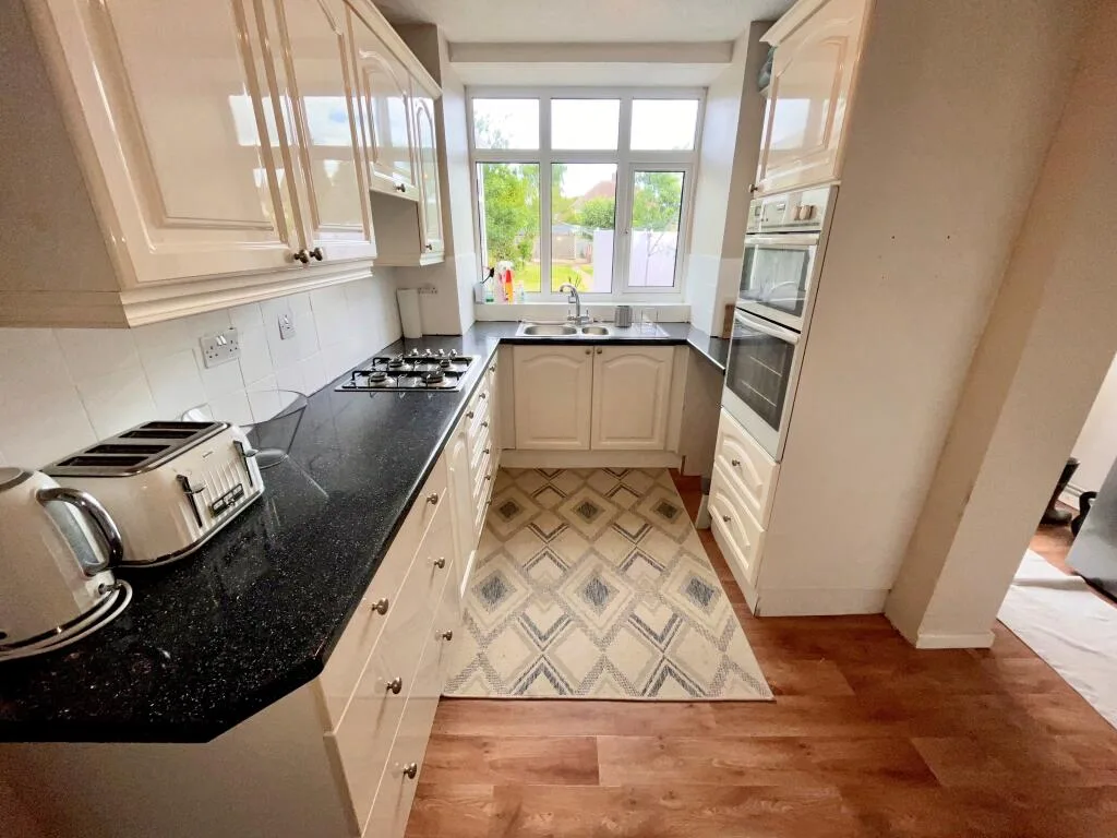 3 bedroom semi-detached house for rent