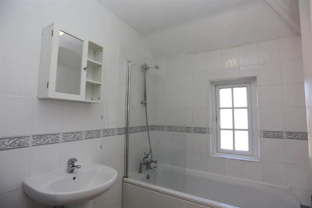 2 bedroom house for rent