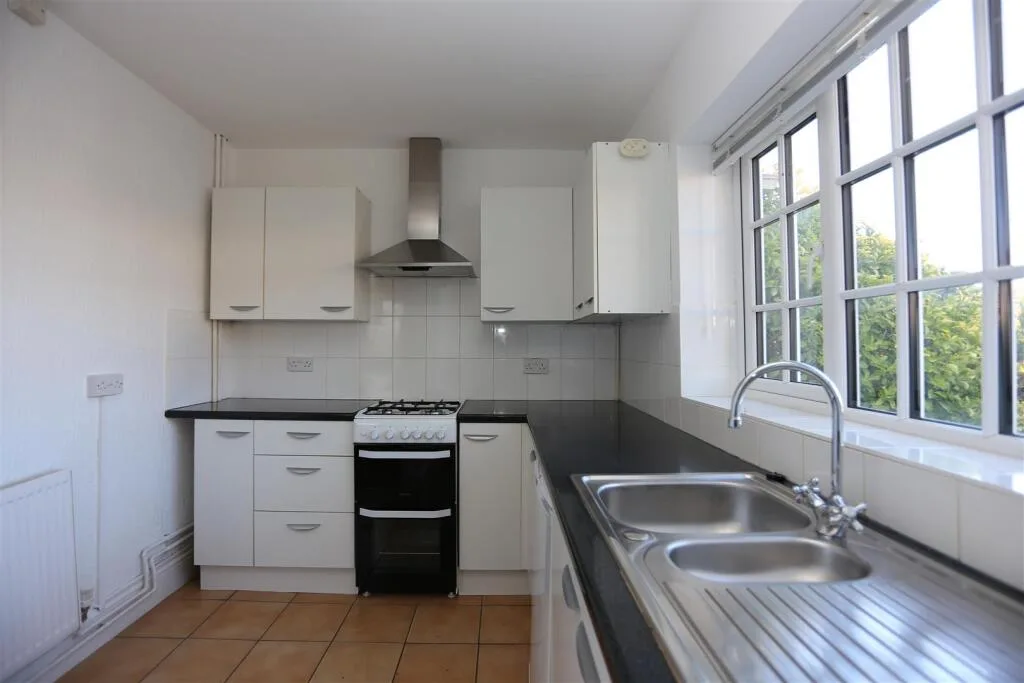 2 bedroom house for rent