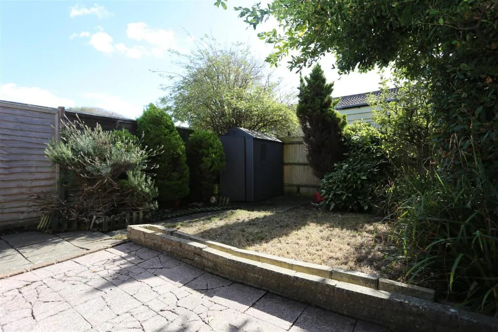 2 bedroom house for rent