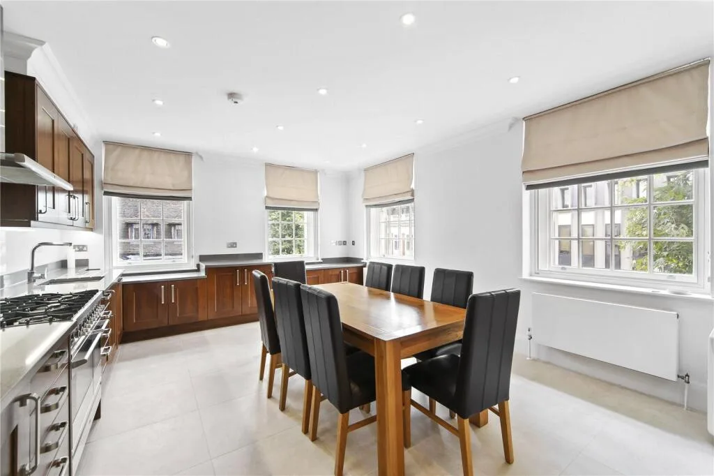 4 bedroom apartment for rent