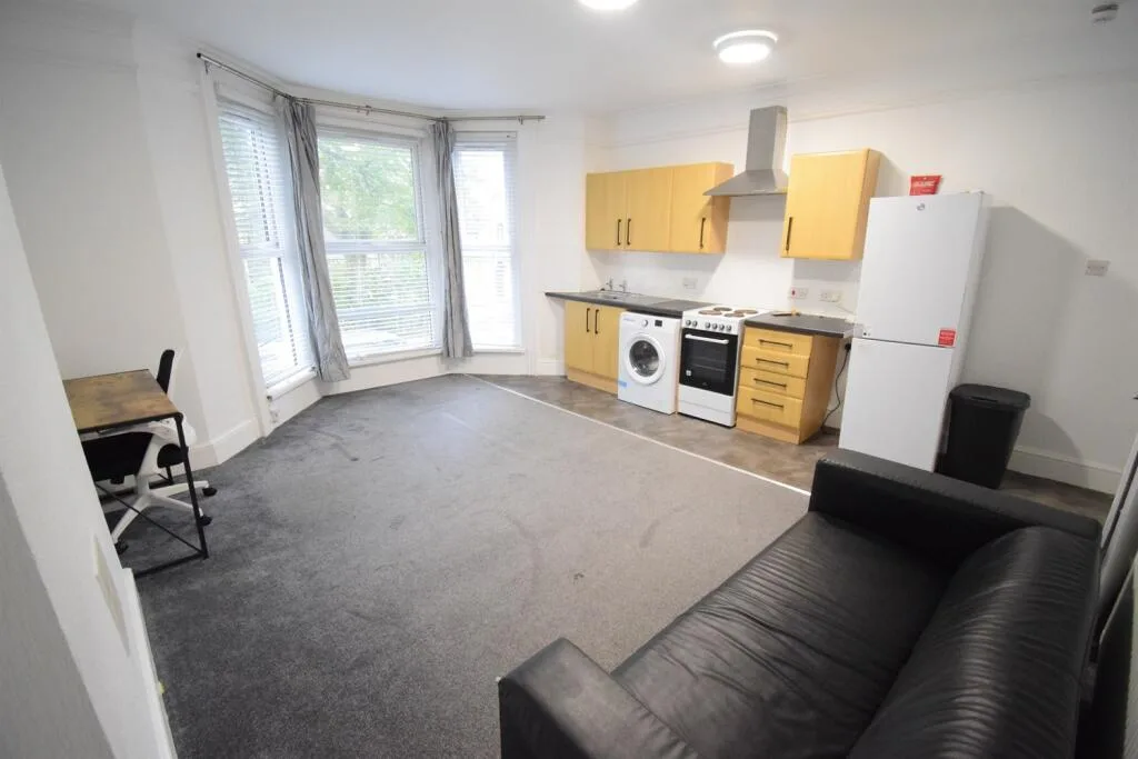 2 bedroom house for rent