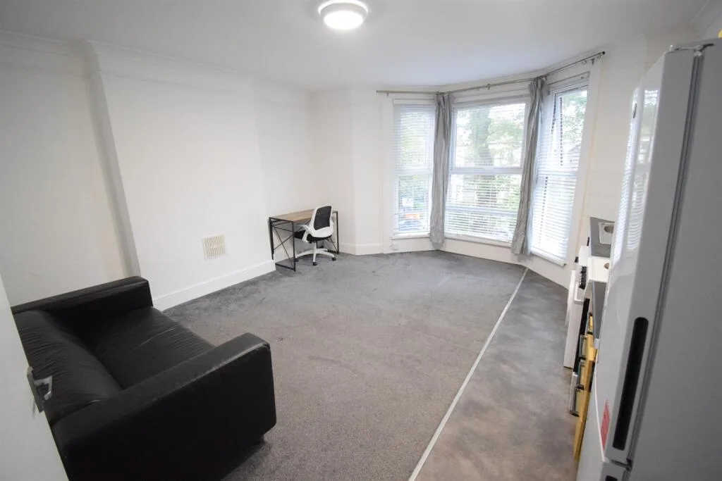 2 bedroom house for rent