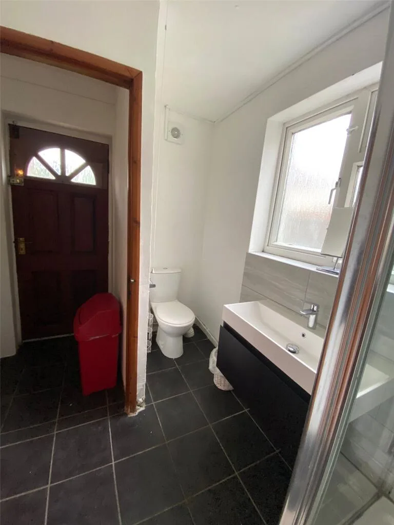 5 bedroom terraced house for rent