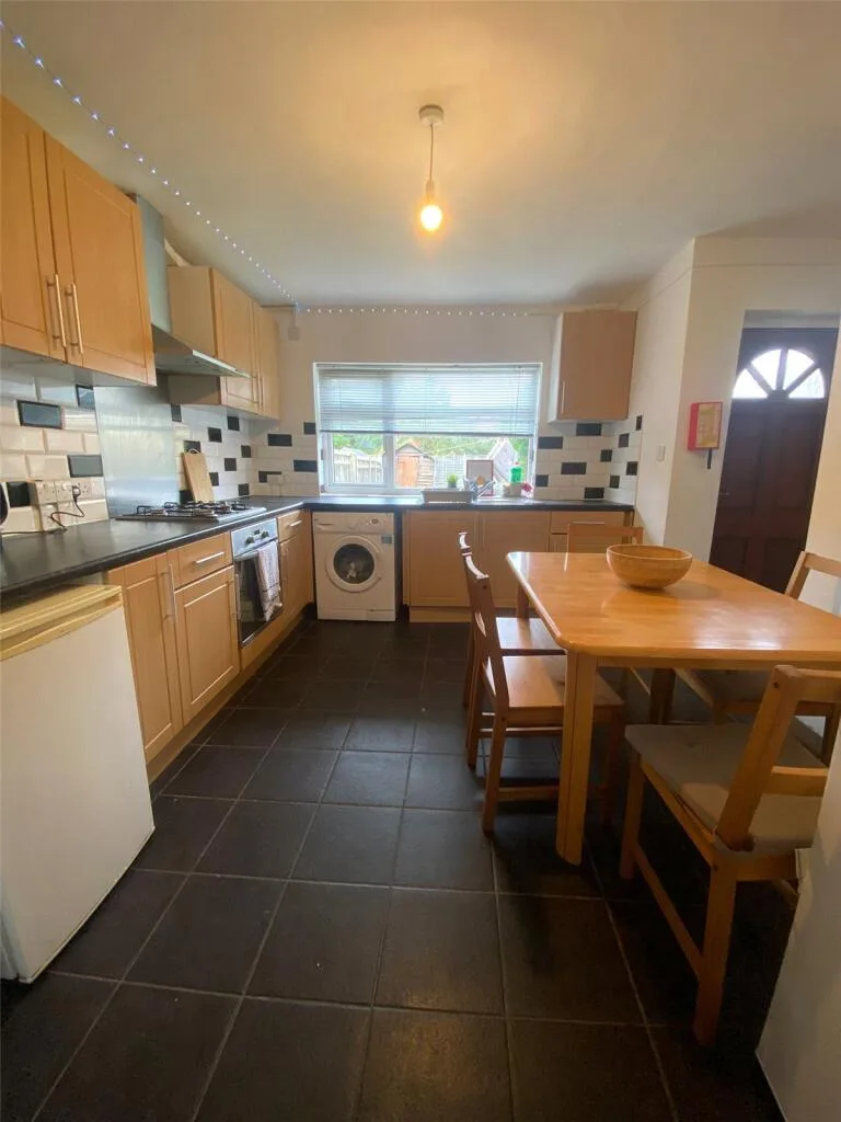 5 bedroom terraced house for rent