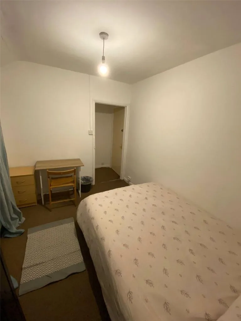 5 bedroom terraced house for rent