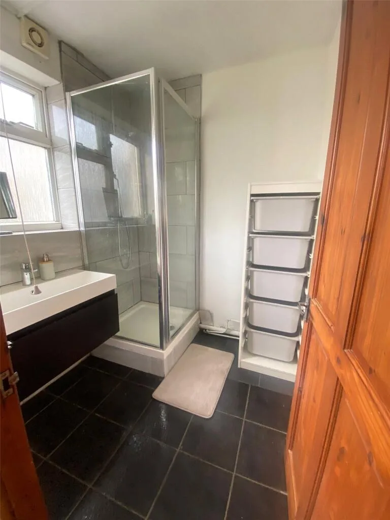 5 bedroom terraced house for rent