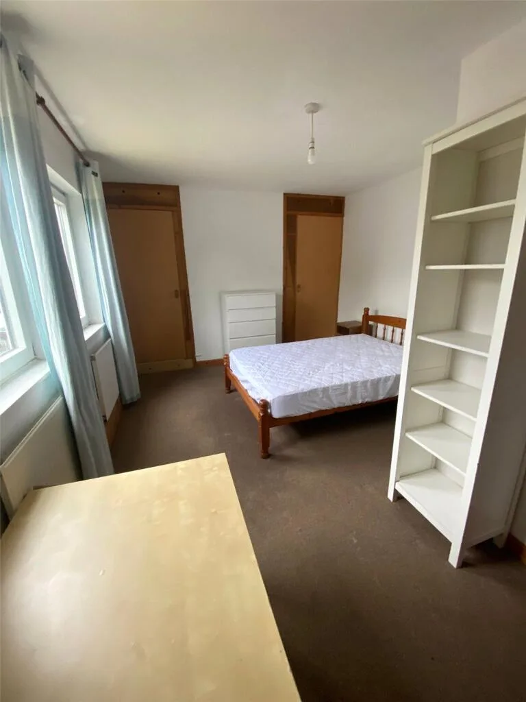 5 bedroom terraced house for rent