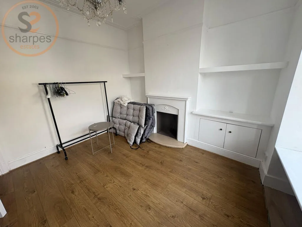 1 bedroom maisonette for rent