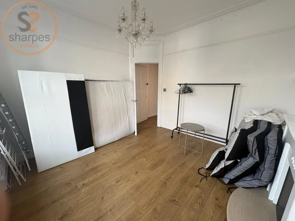 1 bedroom maisonette for rent