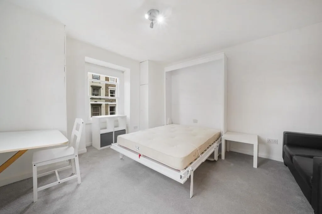Studio flat for rent