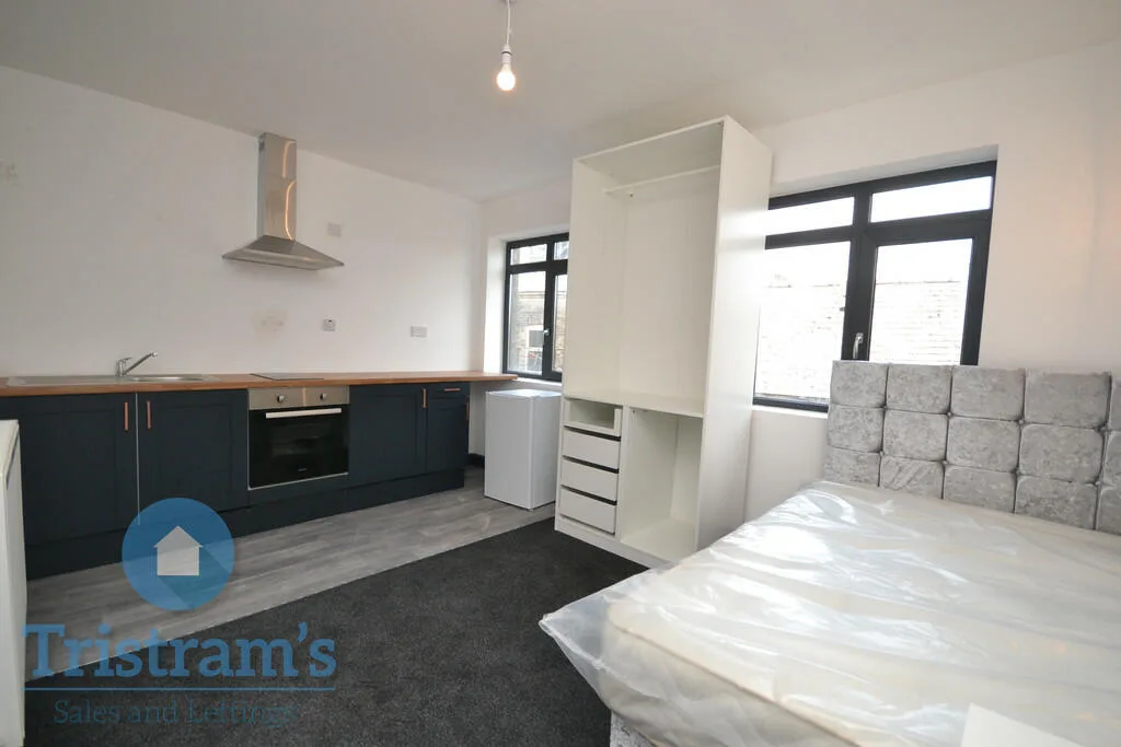 Studio flat for rent