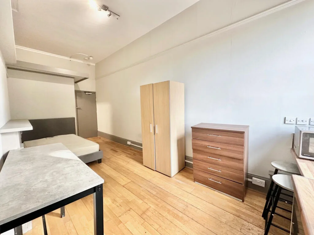 Studio flat for rent