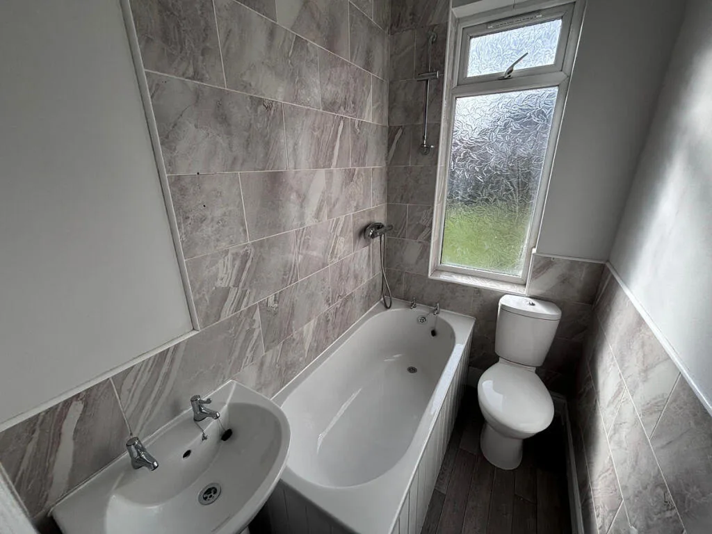 3 bedroom flat for rent