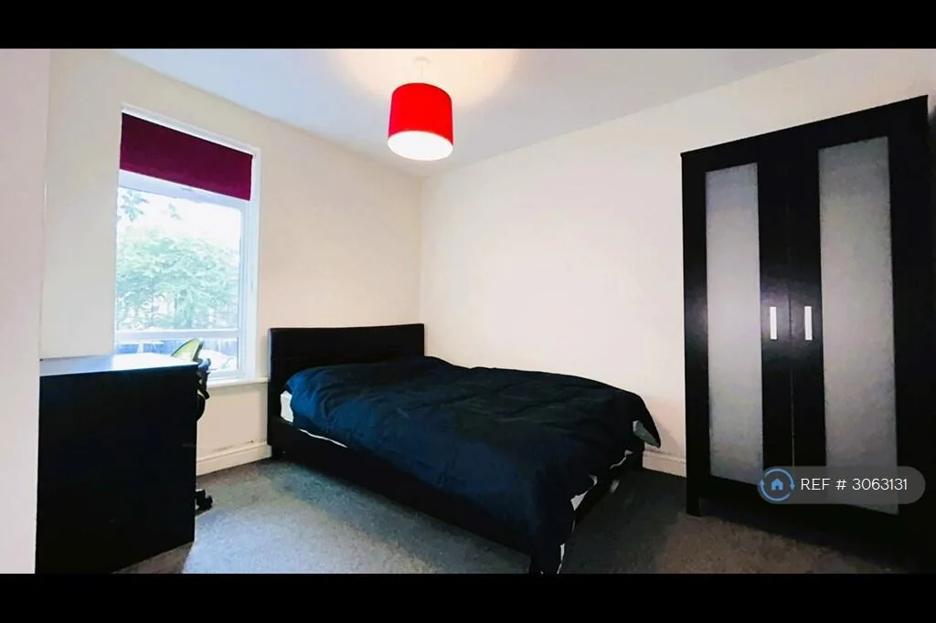 4 bedroom end of terrace house for rent