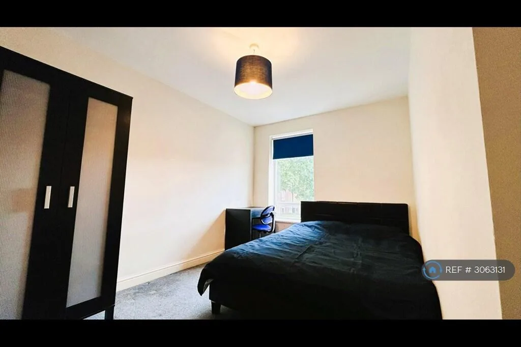 4 bedroom end of terrace house for rent