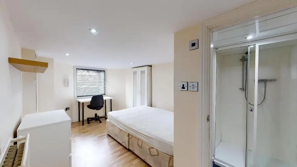 6 bedroom terraced house for rent