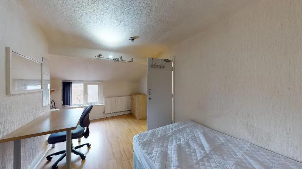 6 bedroom terraced house for rent