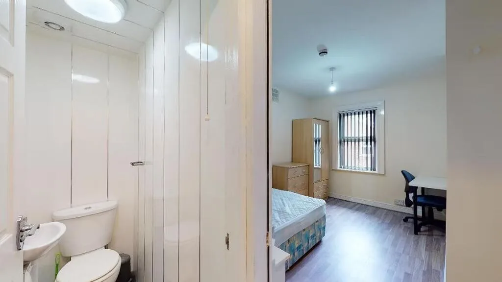 6 bedroom terraced house for rent