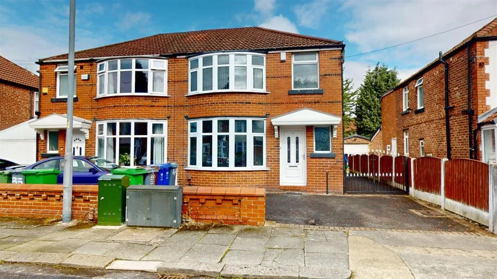 5 bedroom semi-detached house for rent