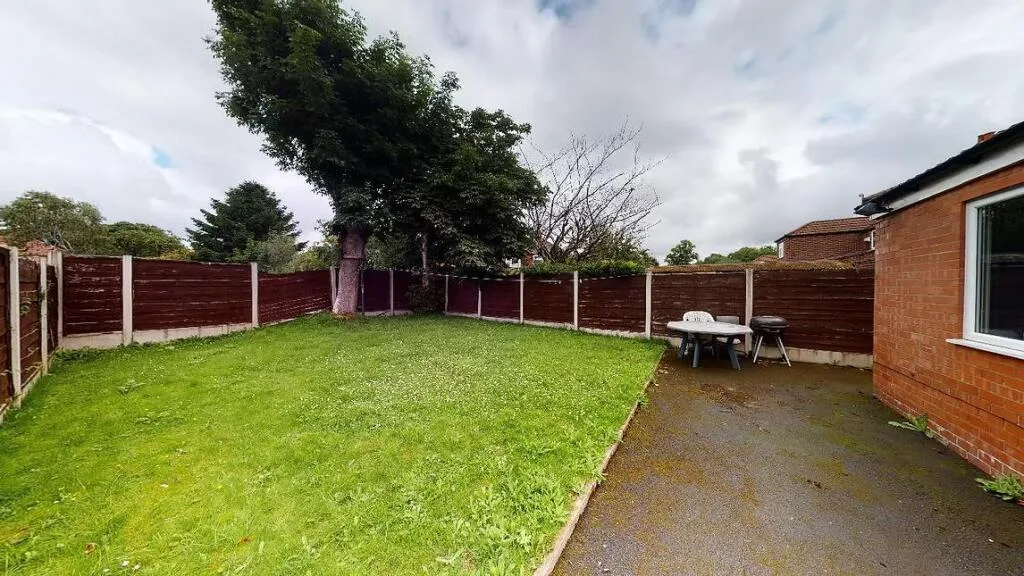 6 bedroom semi-detached house for rent