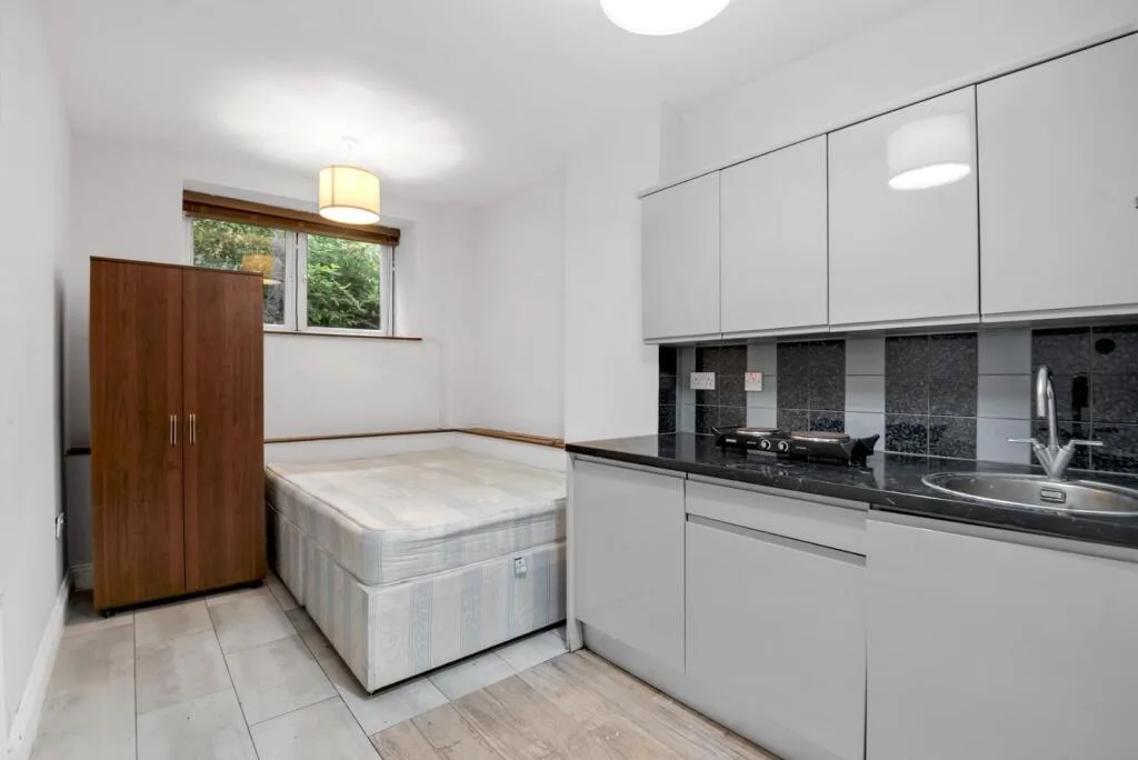 Studio flat for rent