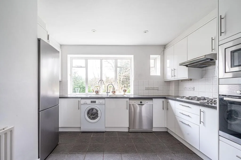 3 bedroom flat for rent