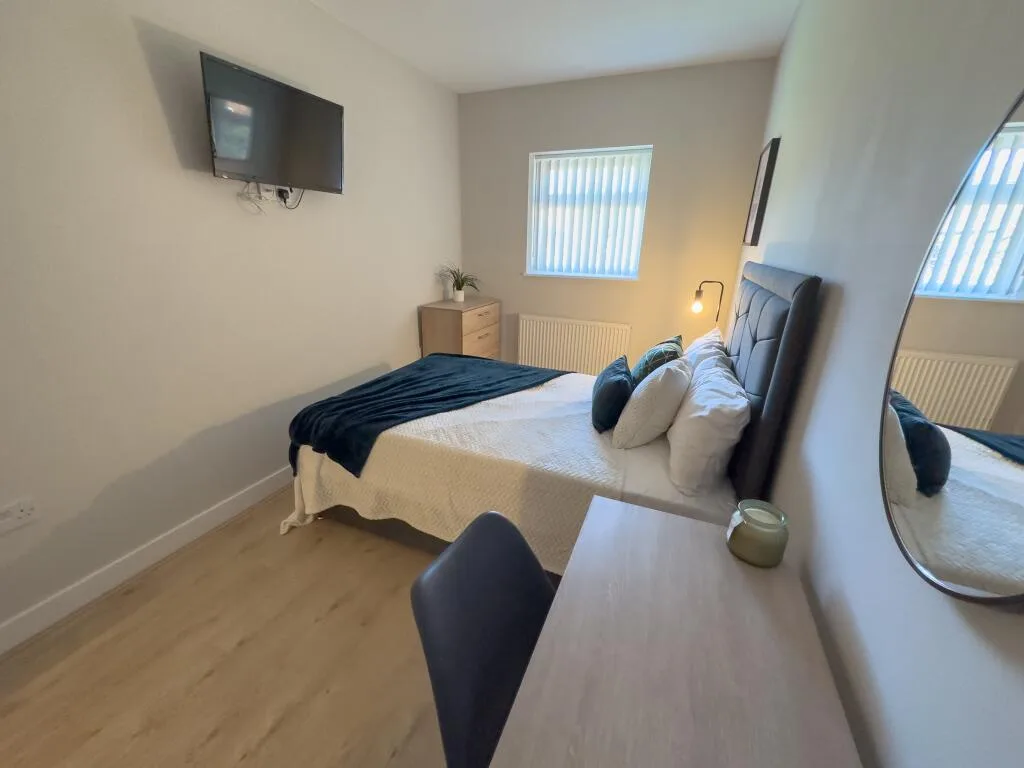 6 bedroom terraced house for rent