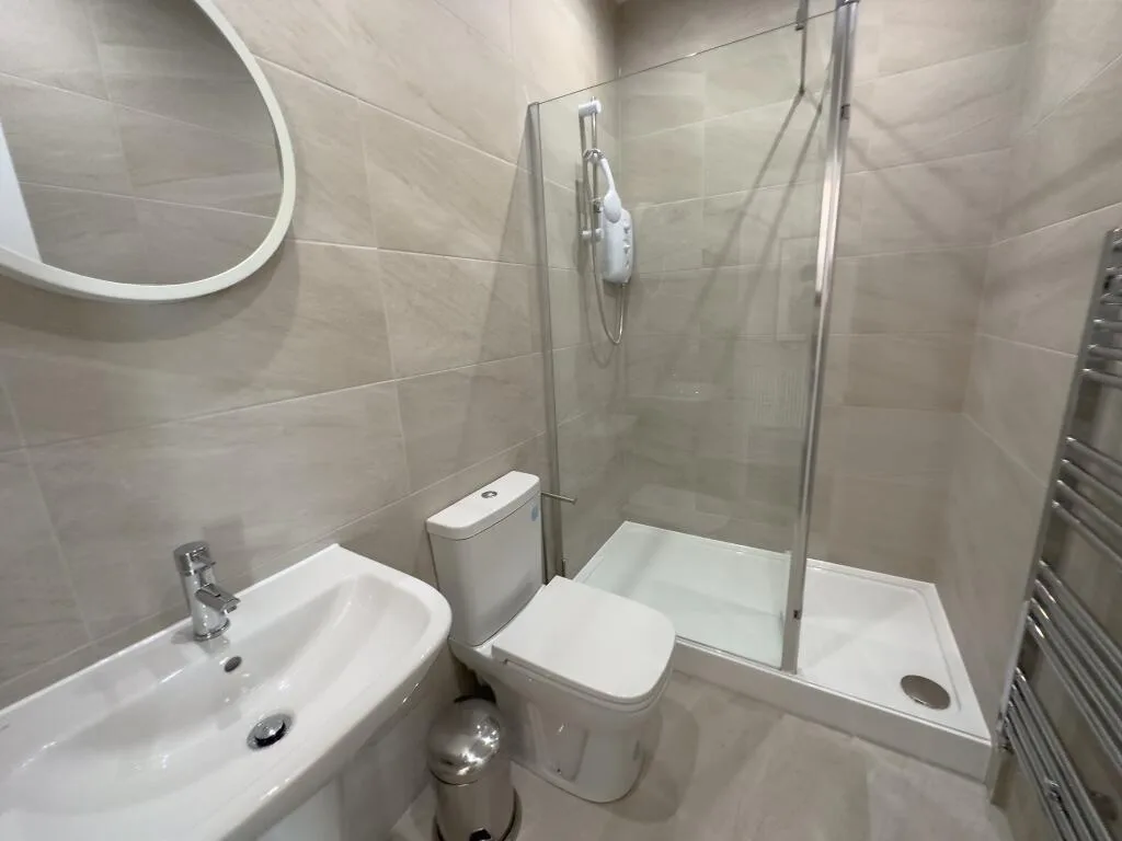 6 bedroom terraced house for rent