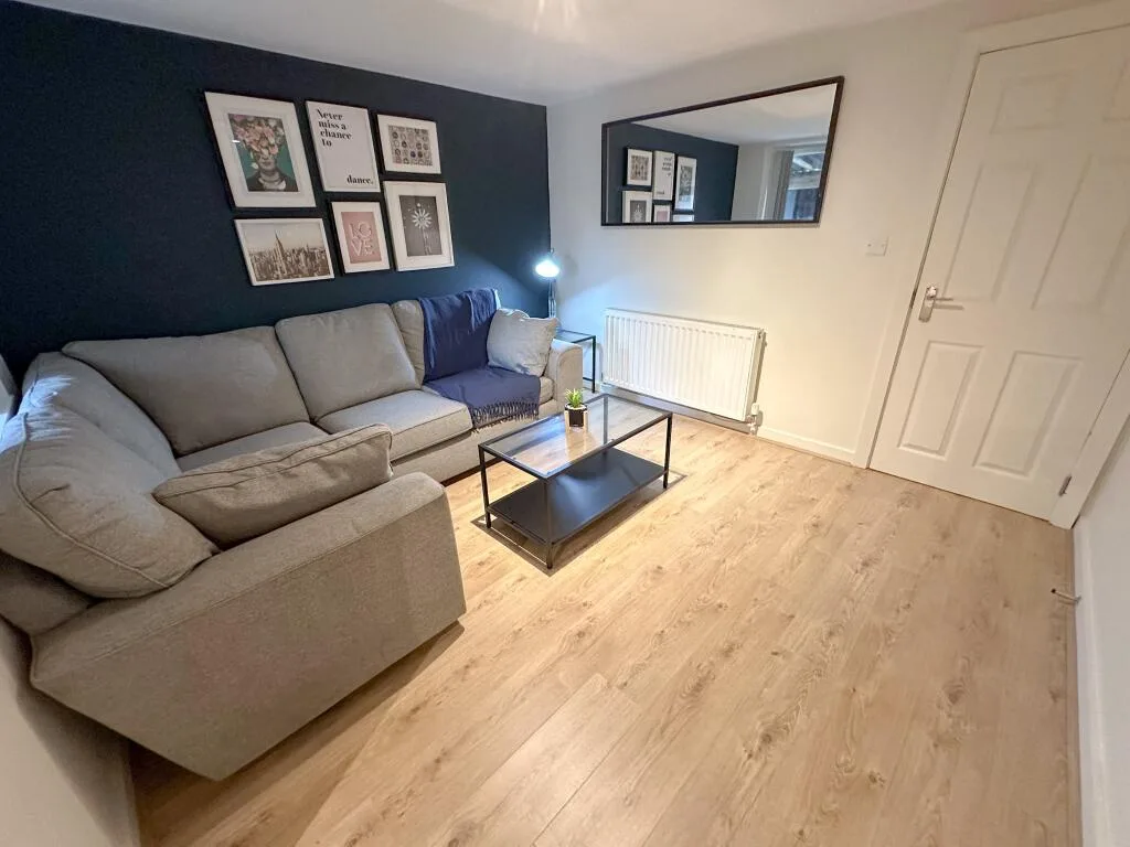 6 bedroom terraced house for rent