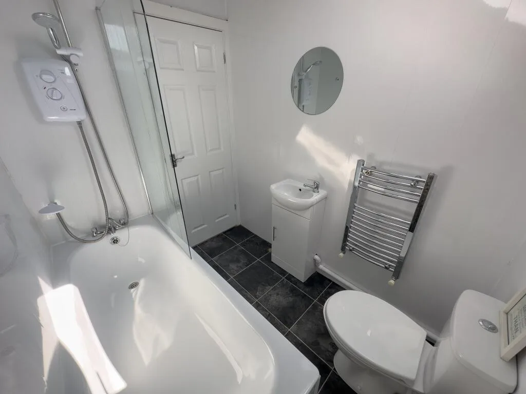 6 bedroom terraced house for rent