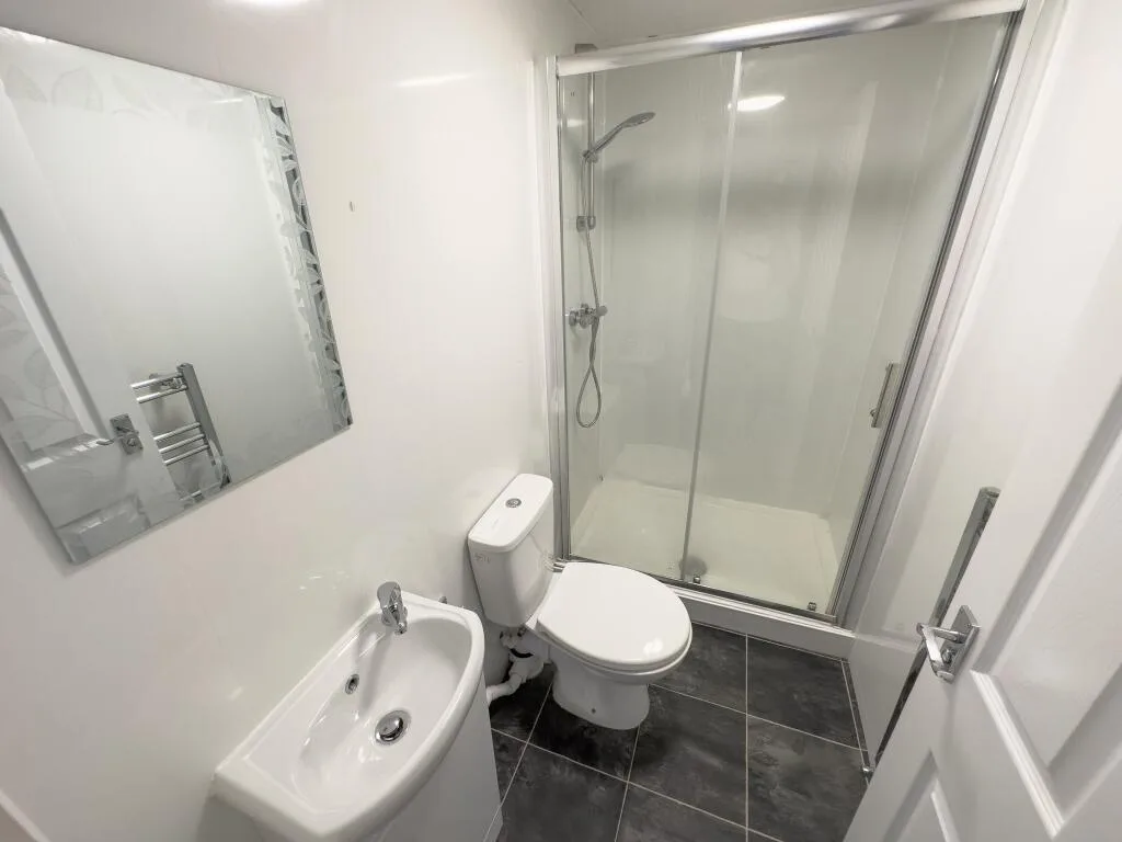6 bedroom terraced house for rent