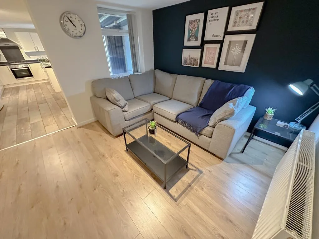 6 bedroom terraced house for rent