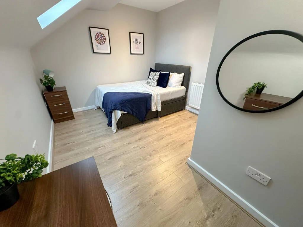 6 bedroom terraced house for rent