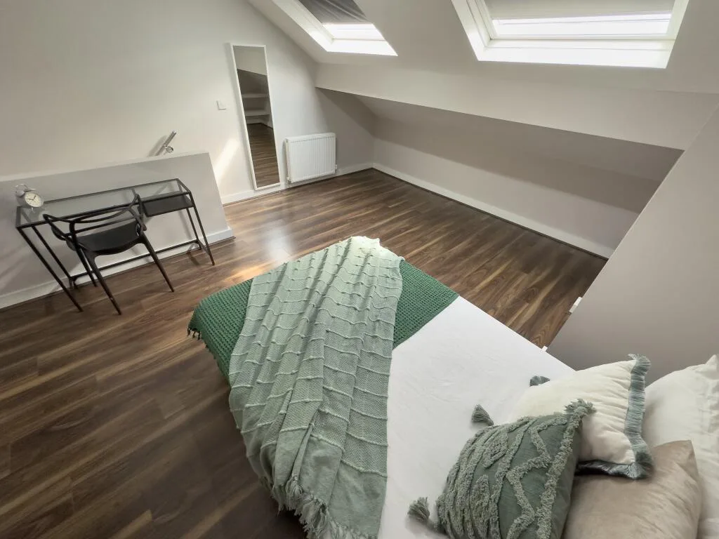 5 bedroom terraced house for rent