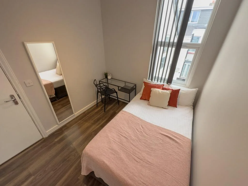 5 bedroom terraced house for rent
