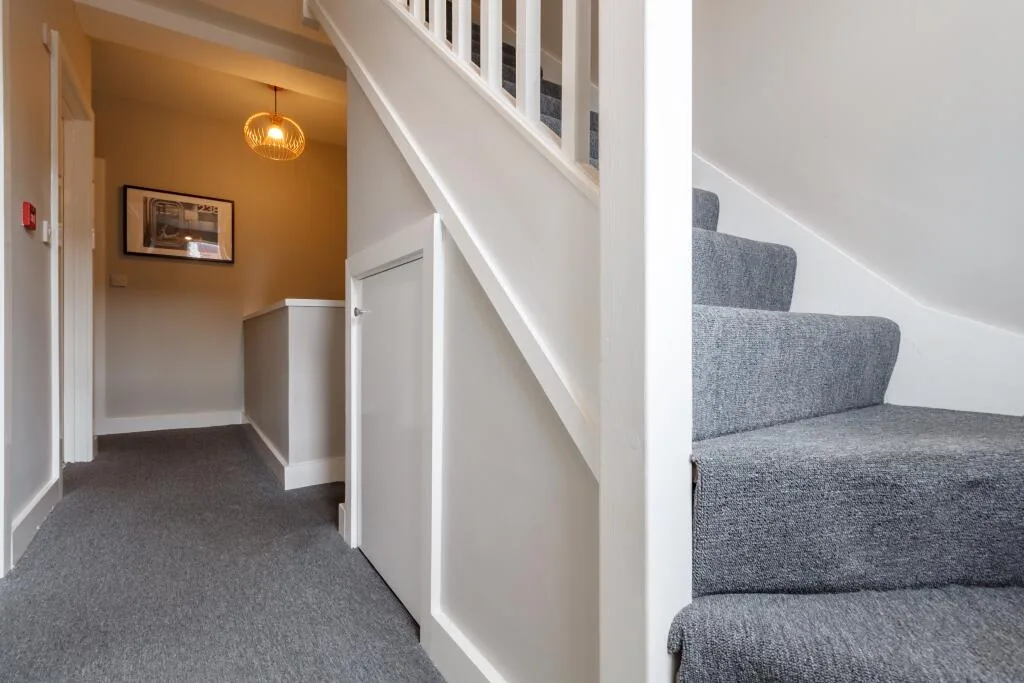 5 bedroom terraced house for rent