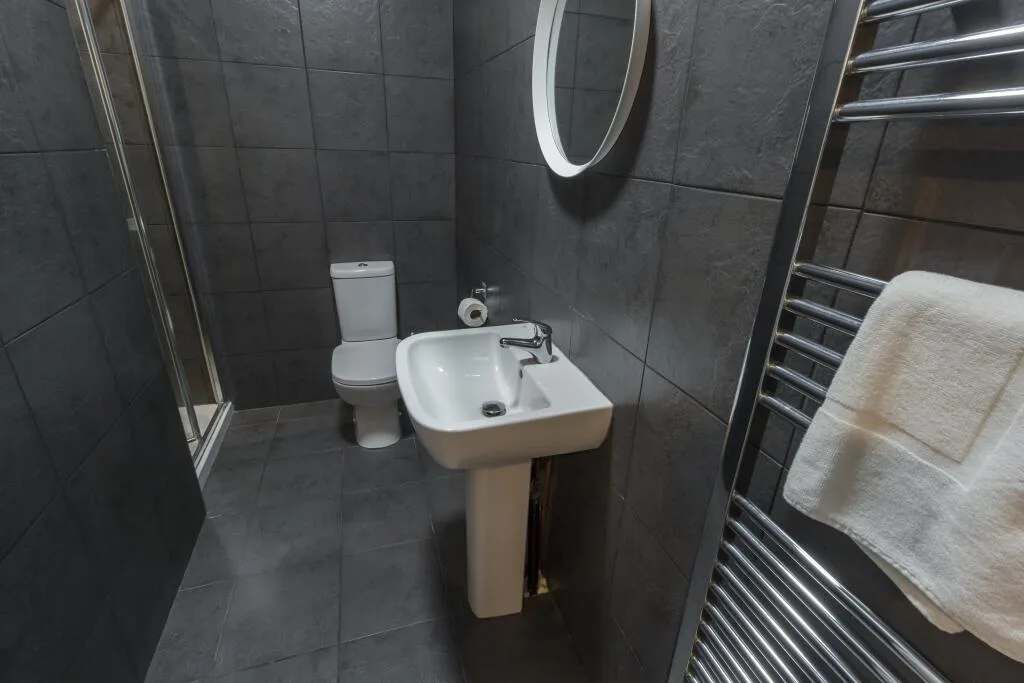 5 bedroom terraced house for rent