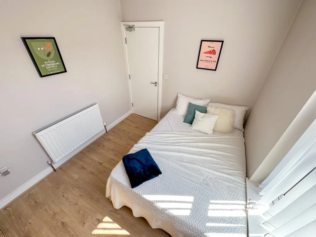 5 bedroom terraced house for rent