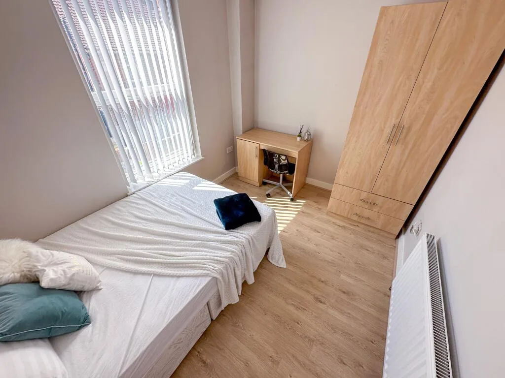 5 bedroom terraced house for rent