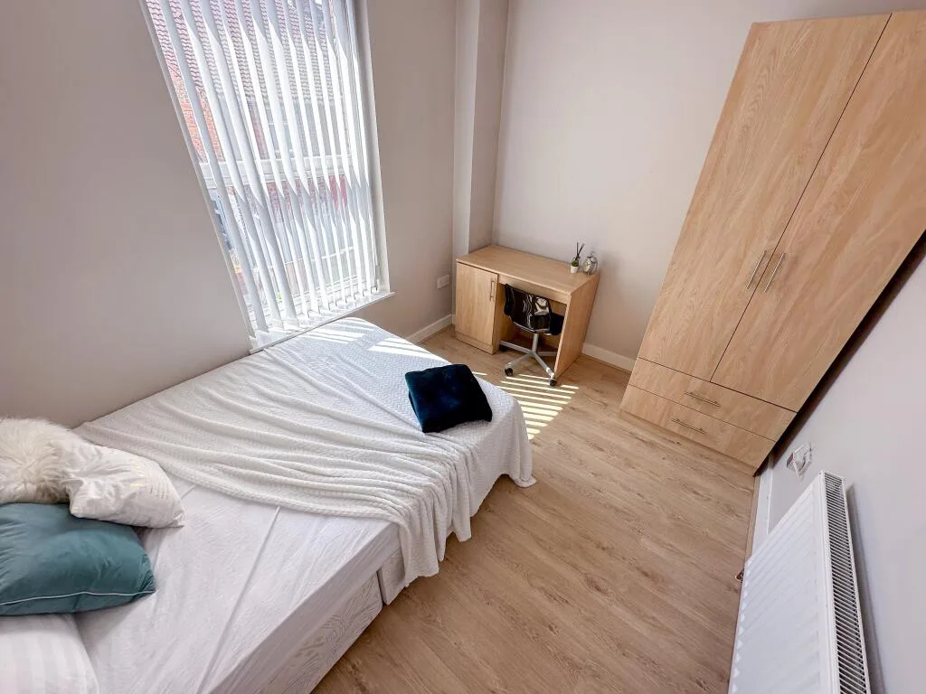 5 bedroom terraced house for rent
