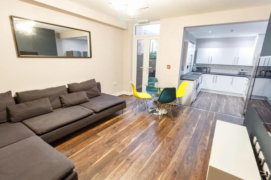 6 bedroom terraced house for rent