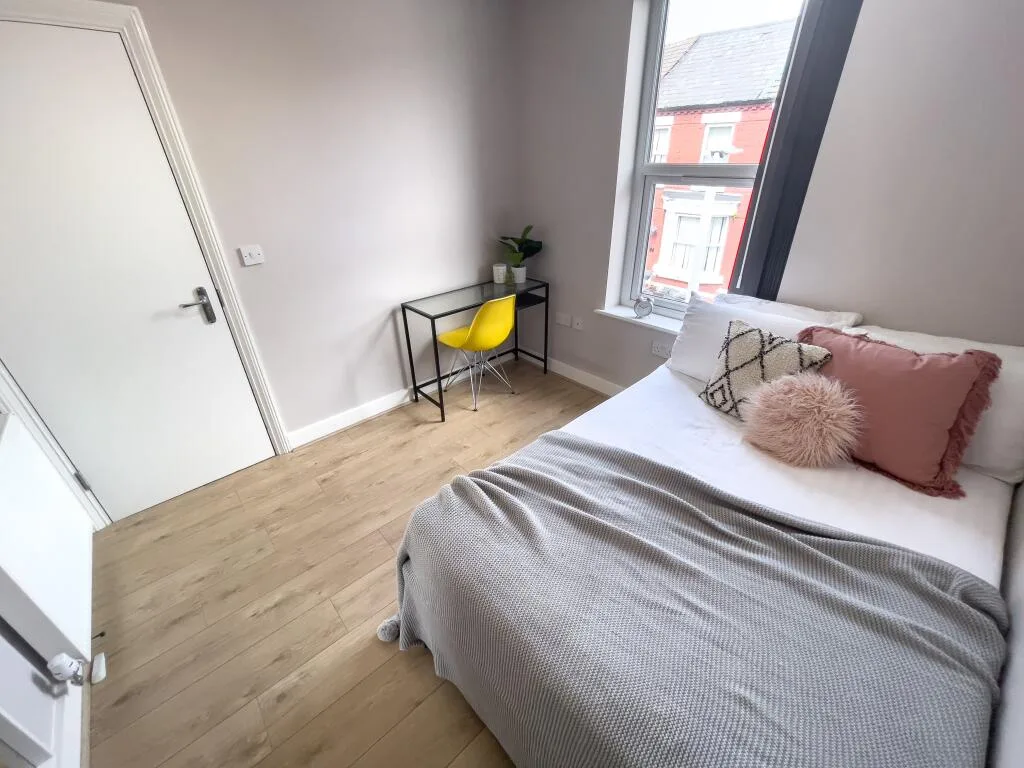 6 bedroom terraced house for rent