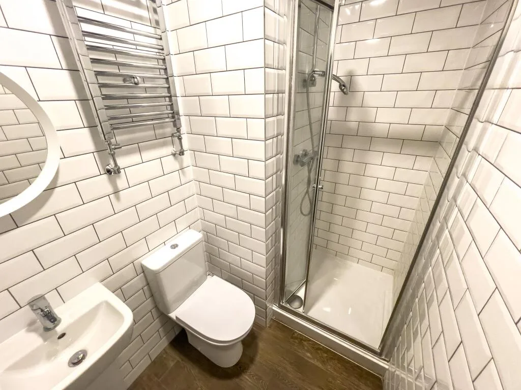 6 bedroom terraced house for rent