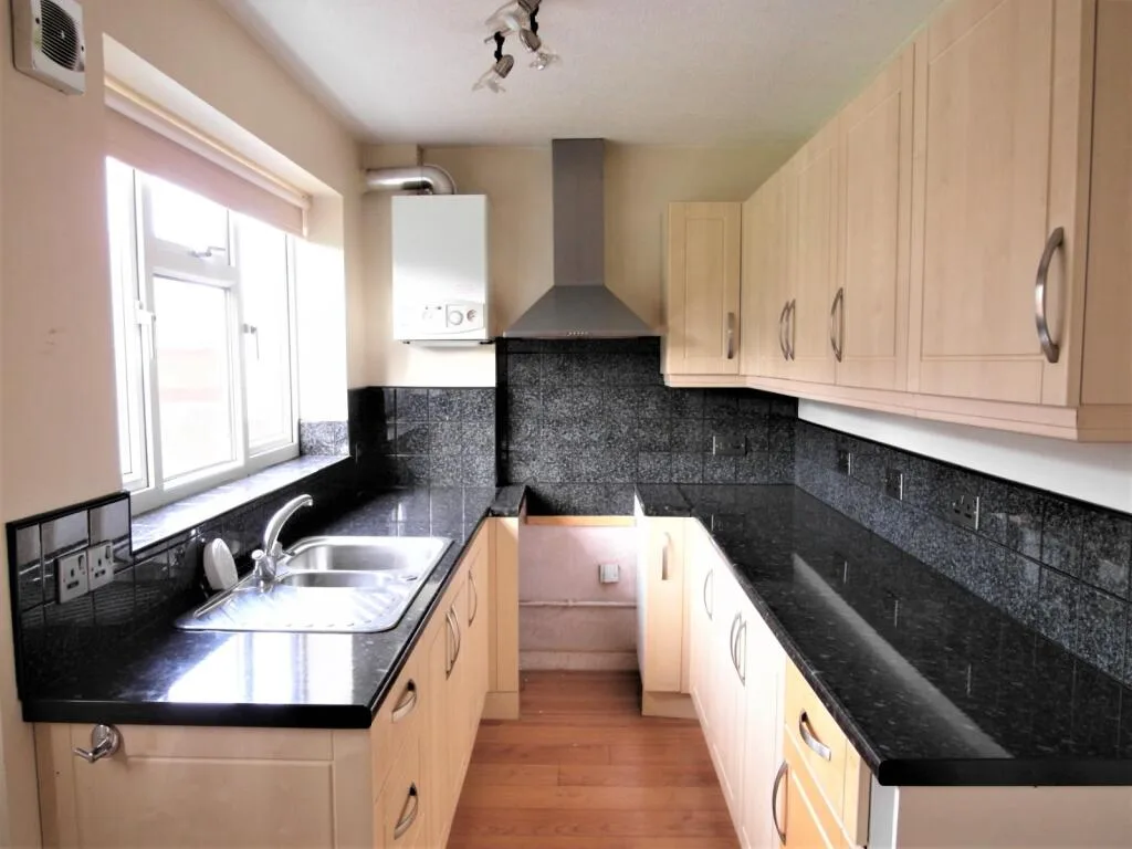 2 bedroom semi-detached house for rent