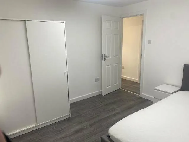 4 bedroom semi-detached house for rent