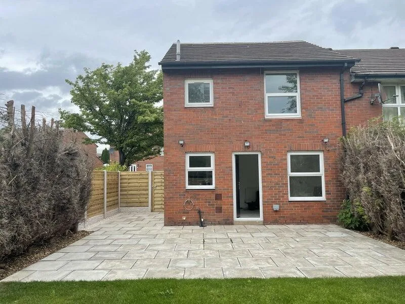 4 bedroom semi-detached house for rent