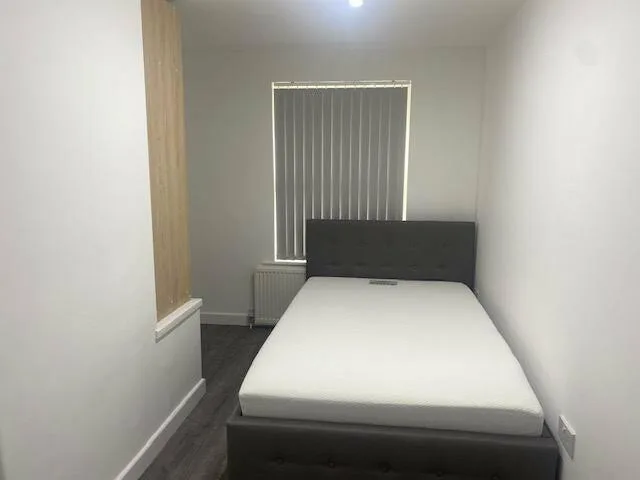 4 bedroom semi-detached house for rent